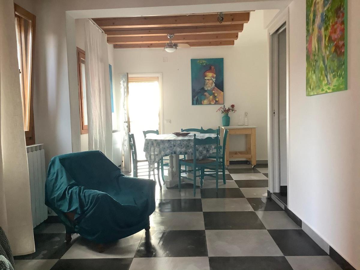 Night Galleria Holiday Home - Bed & Art In Burano - The Pink House Eksteriør billede