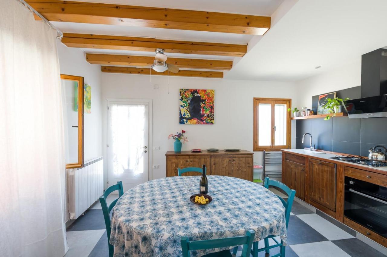 Night Galleria Holiday Home - Bed & Art In Burano - The Pink House Eksteriør billede