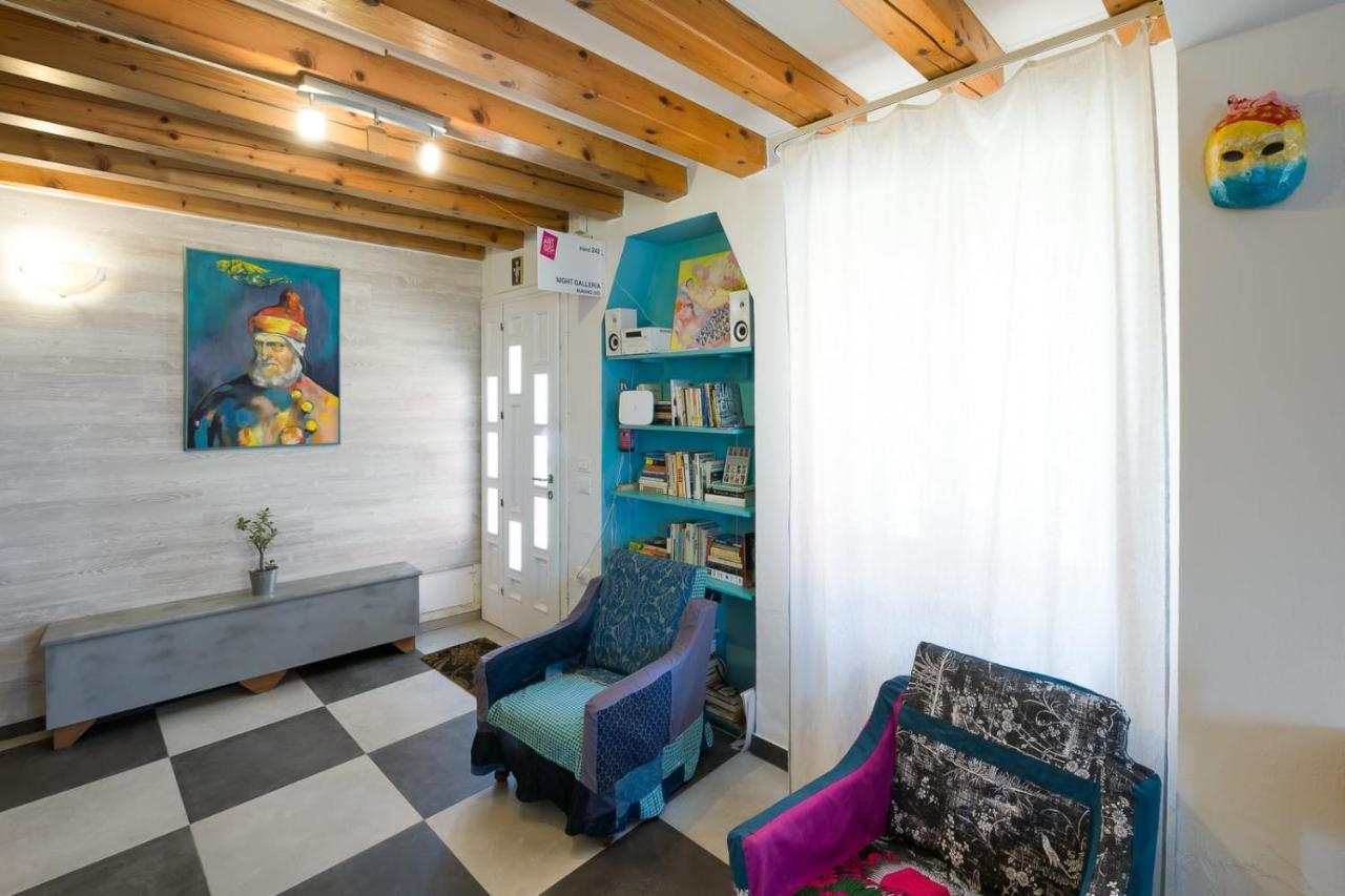 Night Galleria Holiday Home - Bed & Art In Burano - The Pink House Eksteriør billede