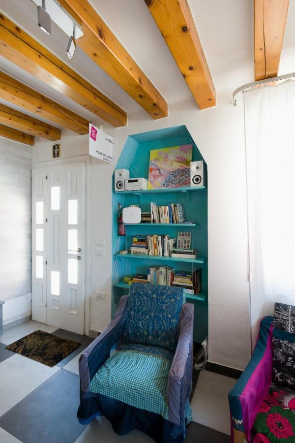 Night Galleria Holiday Home - Bed & Art In Burano - The Pink House Eksteriør billede
