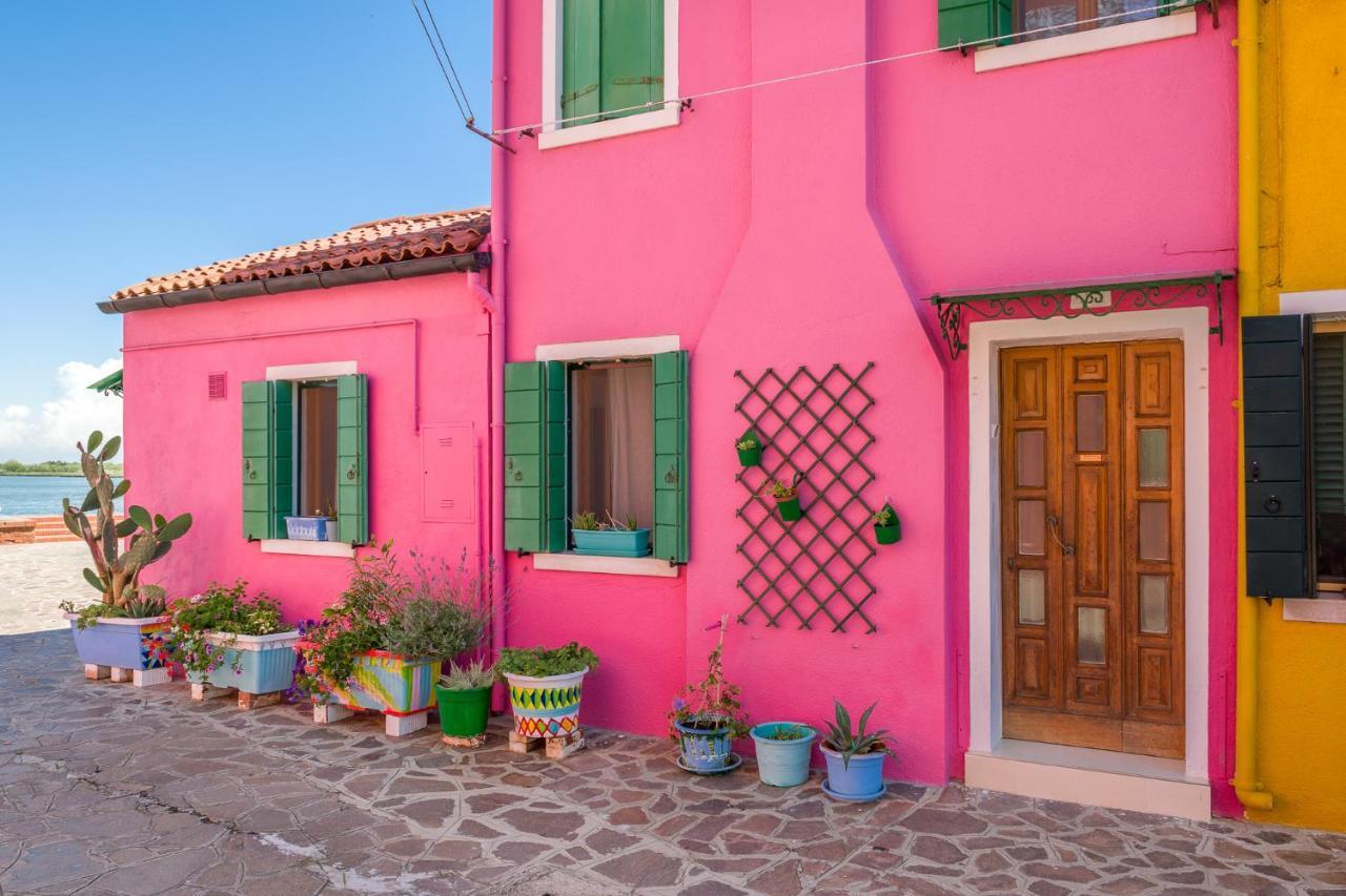 Night Galleria Holiday Home - Bed & Art In Burano - The Pink House Eksteriør billede