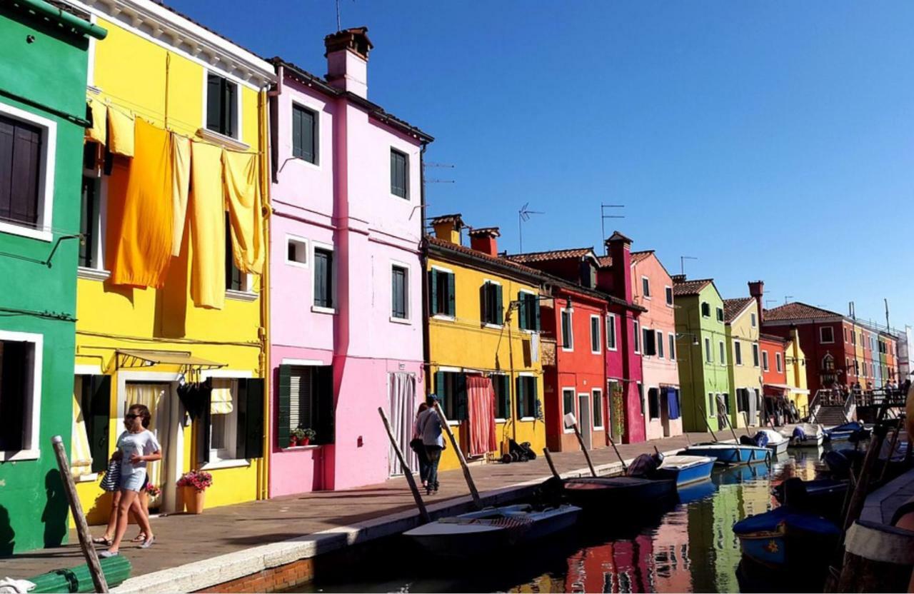 Night Galleria Holiday Home - Bed & Art In Burano - The Pink House Eksteriør billede