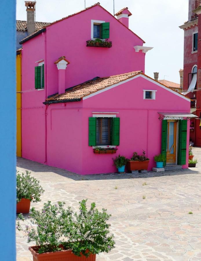 Night Galleria Holiday Home - Bed & Art In Burano - The Pink House Eksteriør billede